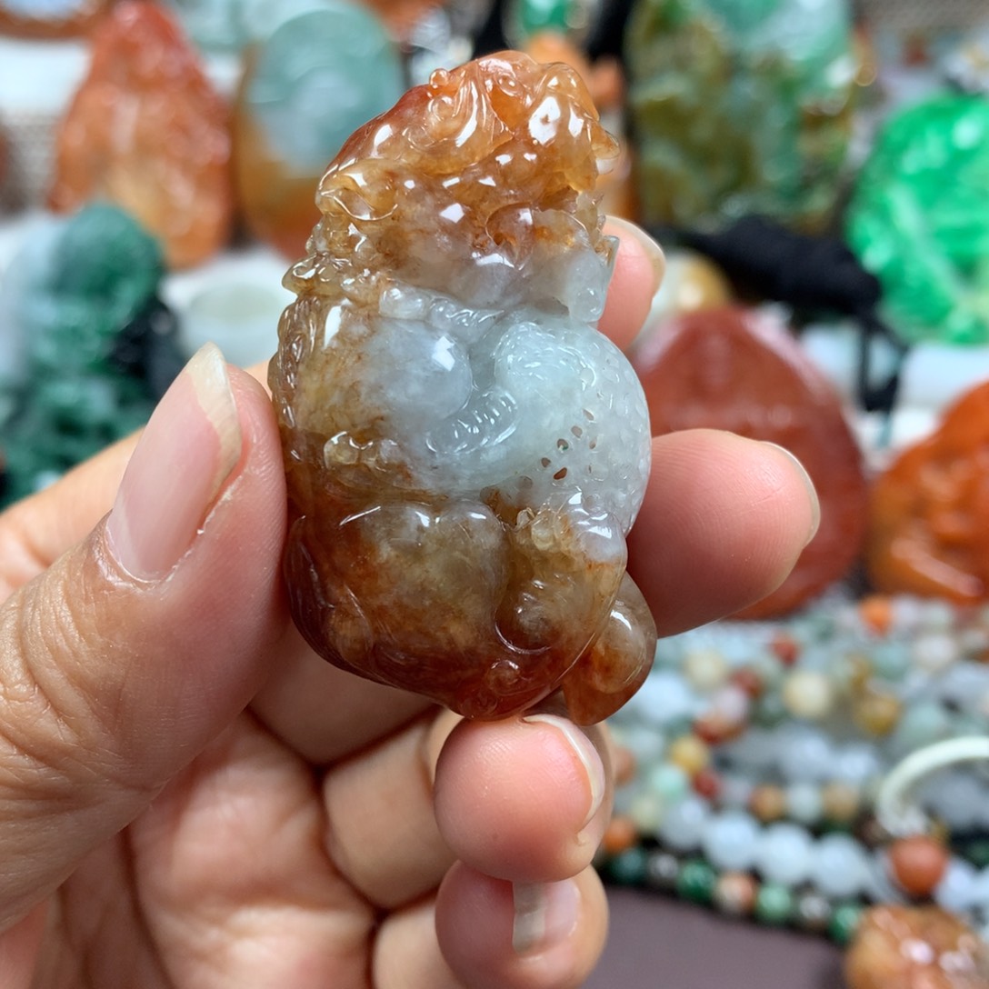 翡翠未镶嵌颈饰挂件