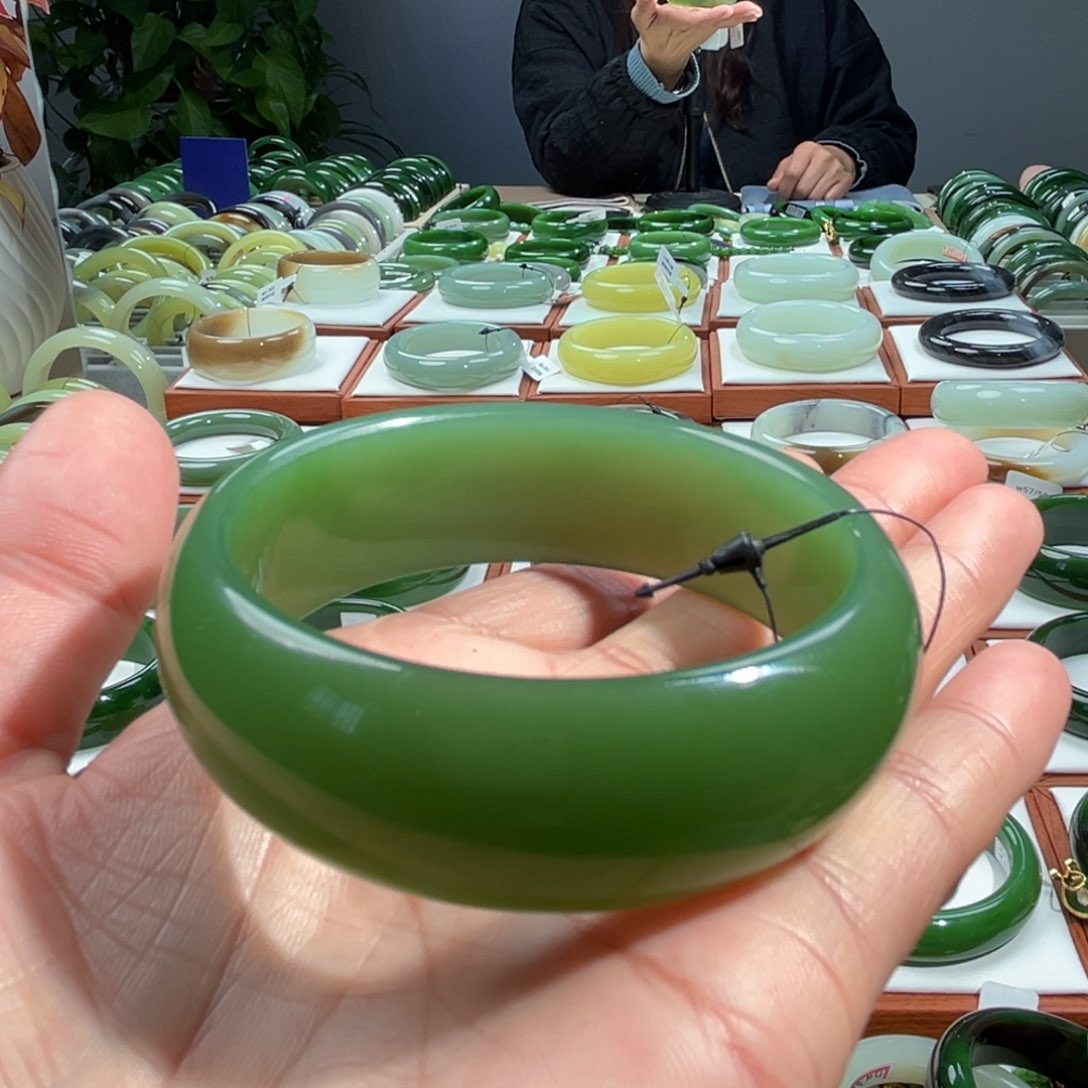 和田玉（碧玉）手镯未镶嵌