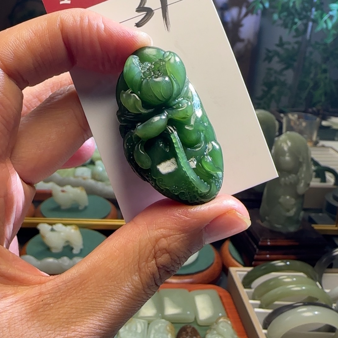 祁***妹和田玉未镶嵌颈饰