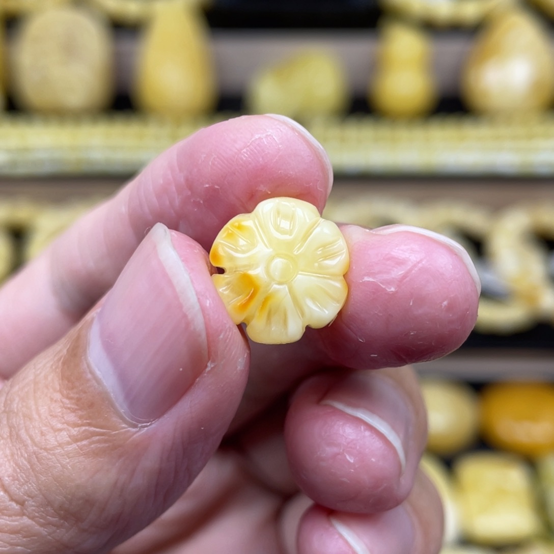 琥珀裸石未镶嵌琥珀蜜蜡