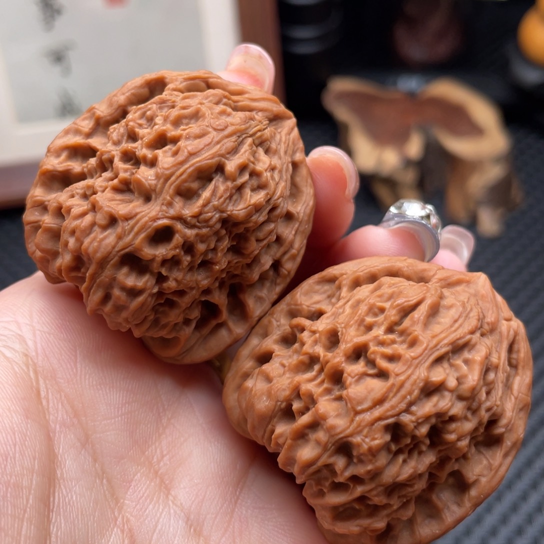 文玩核桃把件凹底南疆石