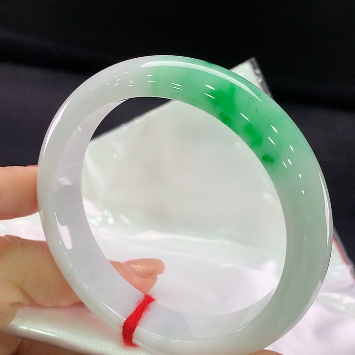 翡翠手镯未镶嵌正圈60.5