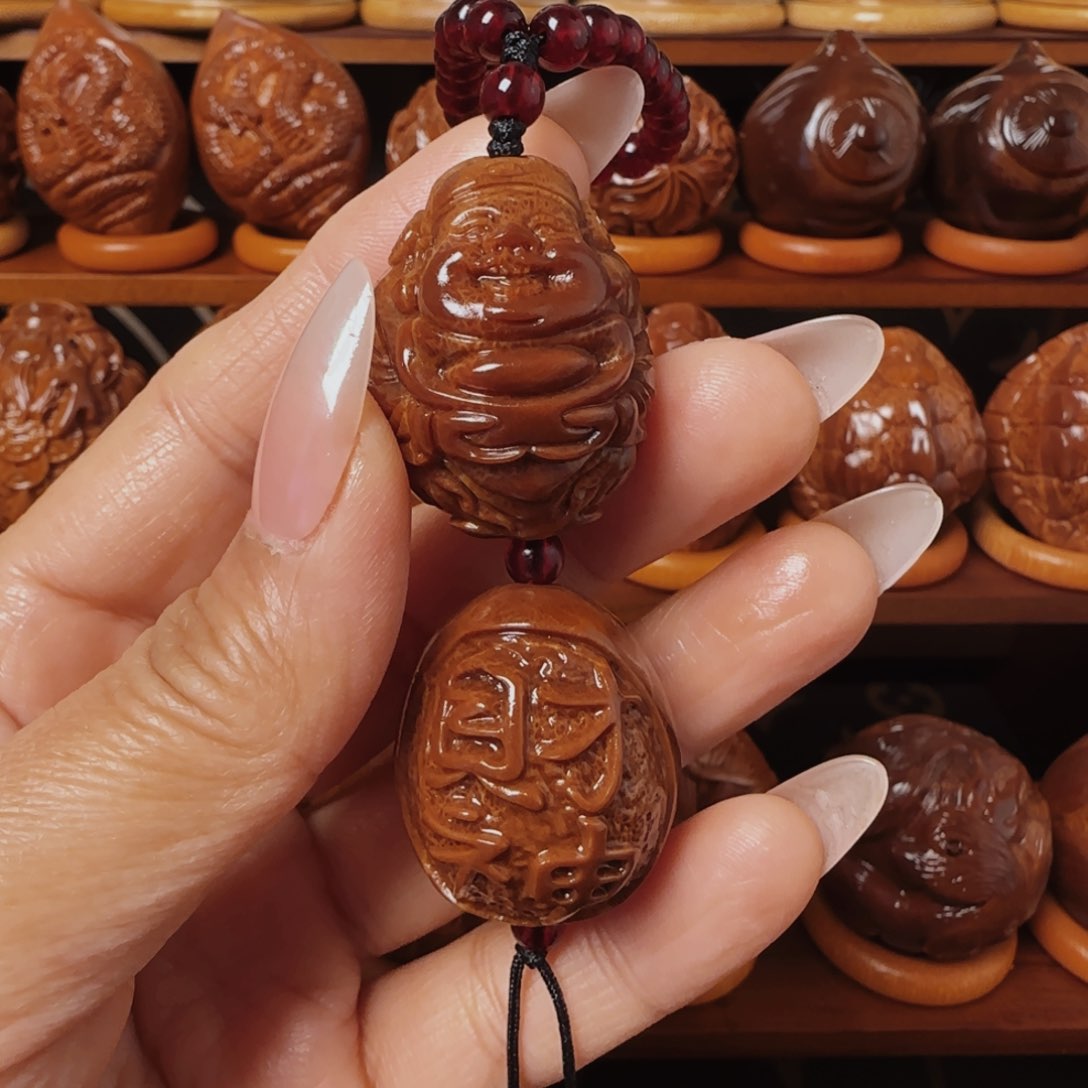 橄榄核把件财神手把件2.6不送油和刷