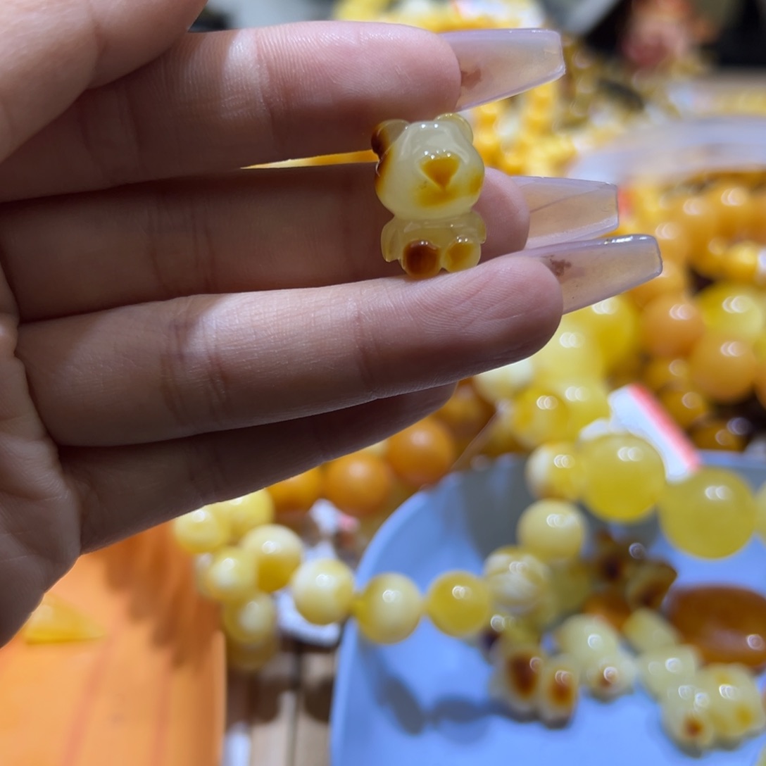 琥珀珠宝奇石未镶嵌