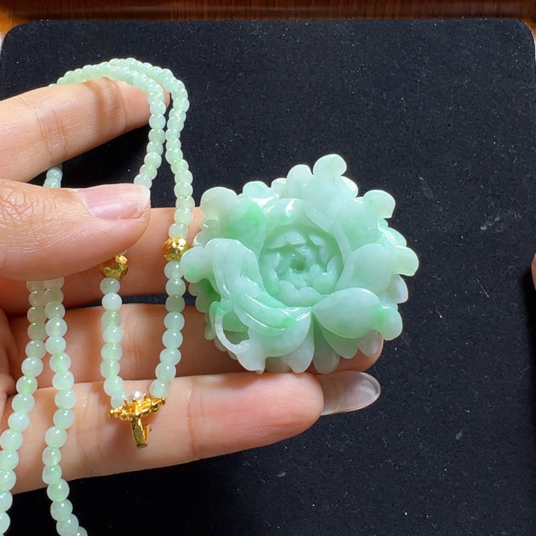 翡翠未镶嵌毛衣链冰绿牡丹