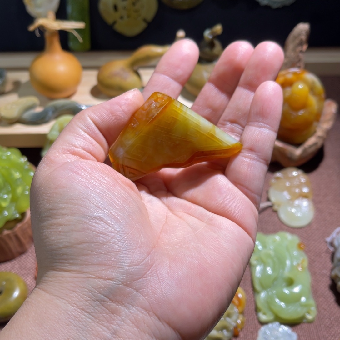 *****蛇纹石玉未镶嵌颈饰