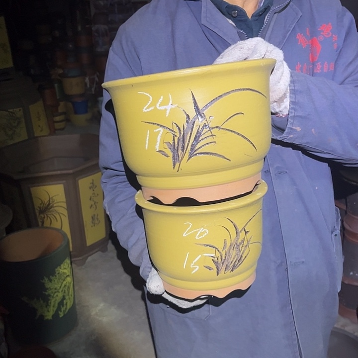 紫砂紫砂花盆和木