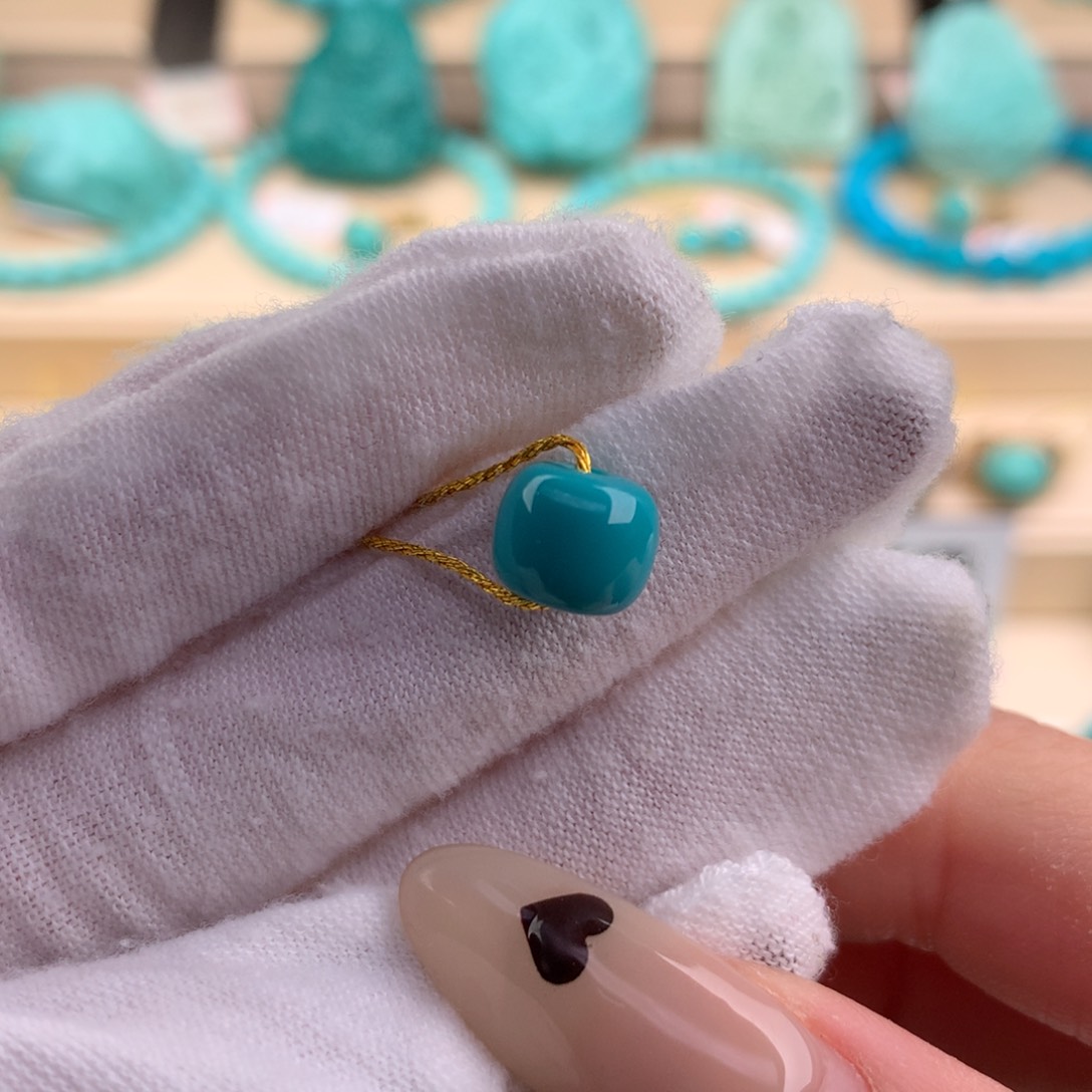 绿松石珠宝奇石未镶嵌8.4*7.3mm