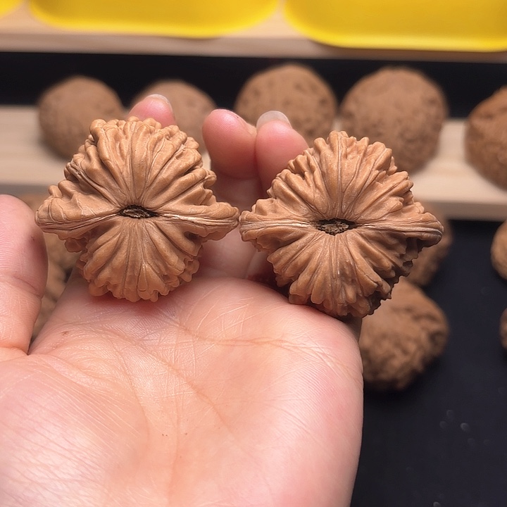 文玩核桃吊坠44四座楼