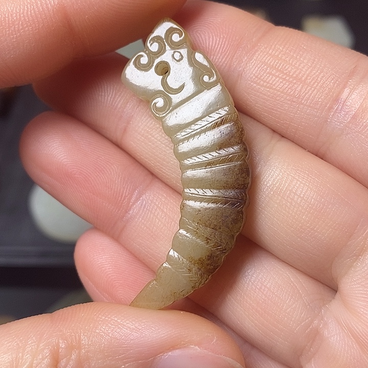 和田玉（糖玉）车挂未镶嵌