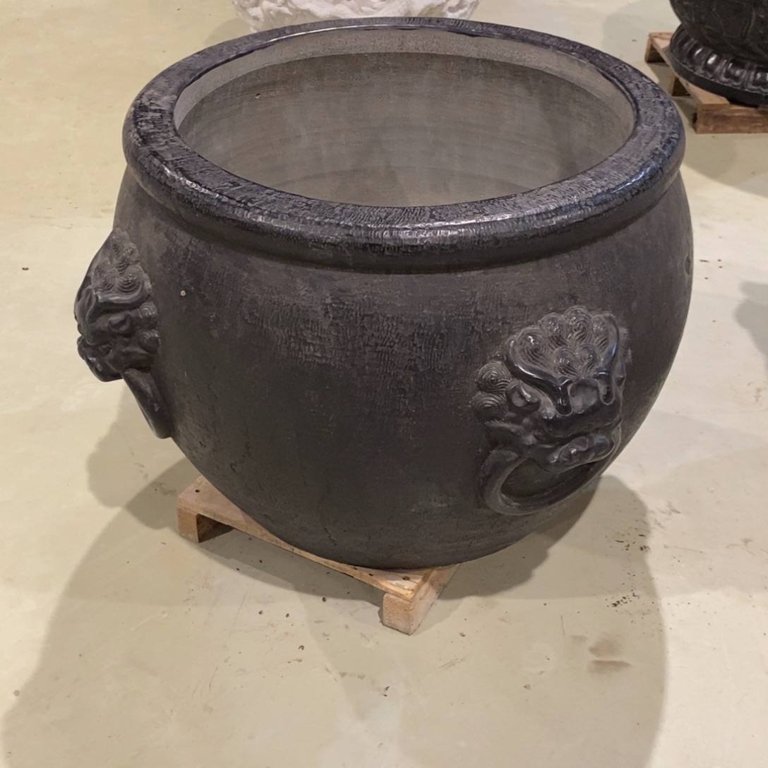 用***8石材1米2青石大缸不管卸车安装