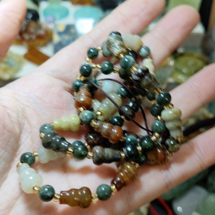 孟***平岫玉未镶嵌链子链子