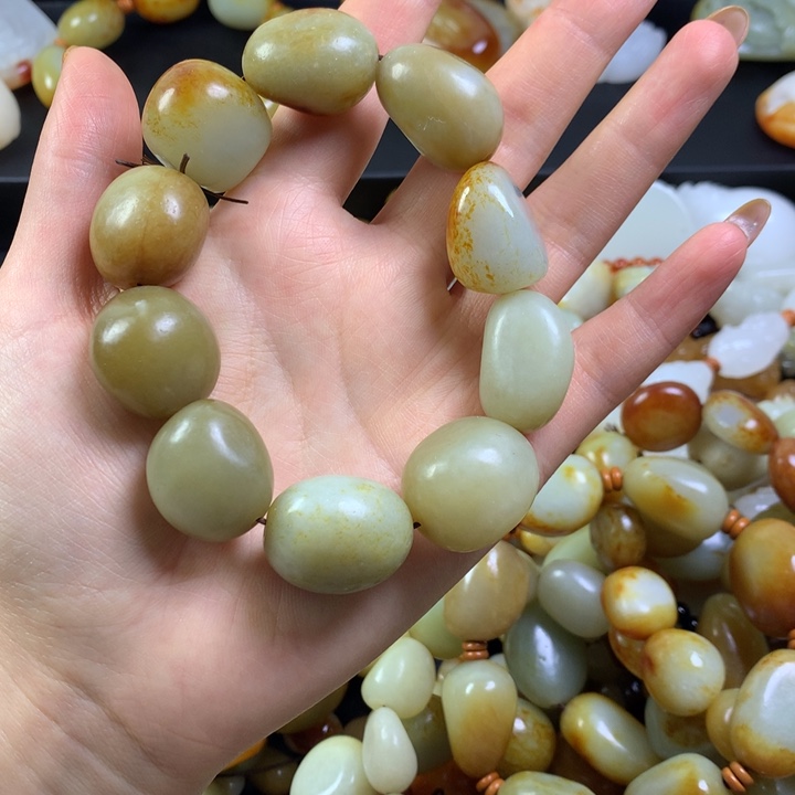 和田玉颈饰未镶嵌风**错