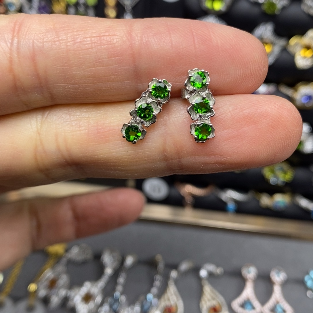 银S925镶嵌耳饰透辉石