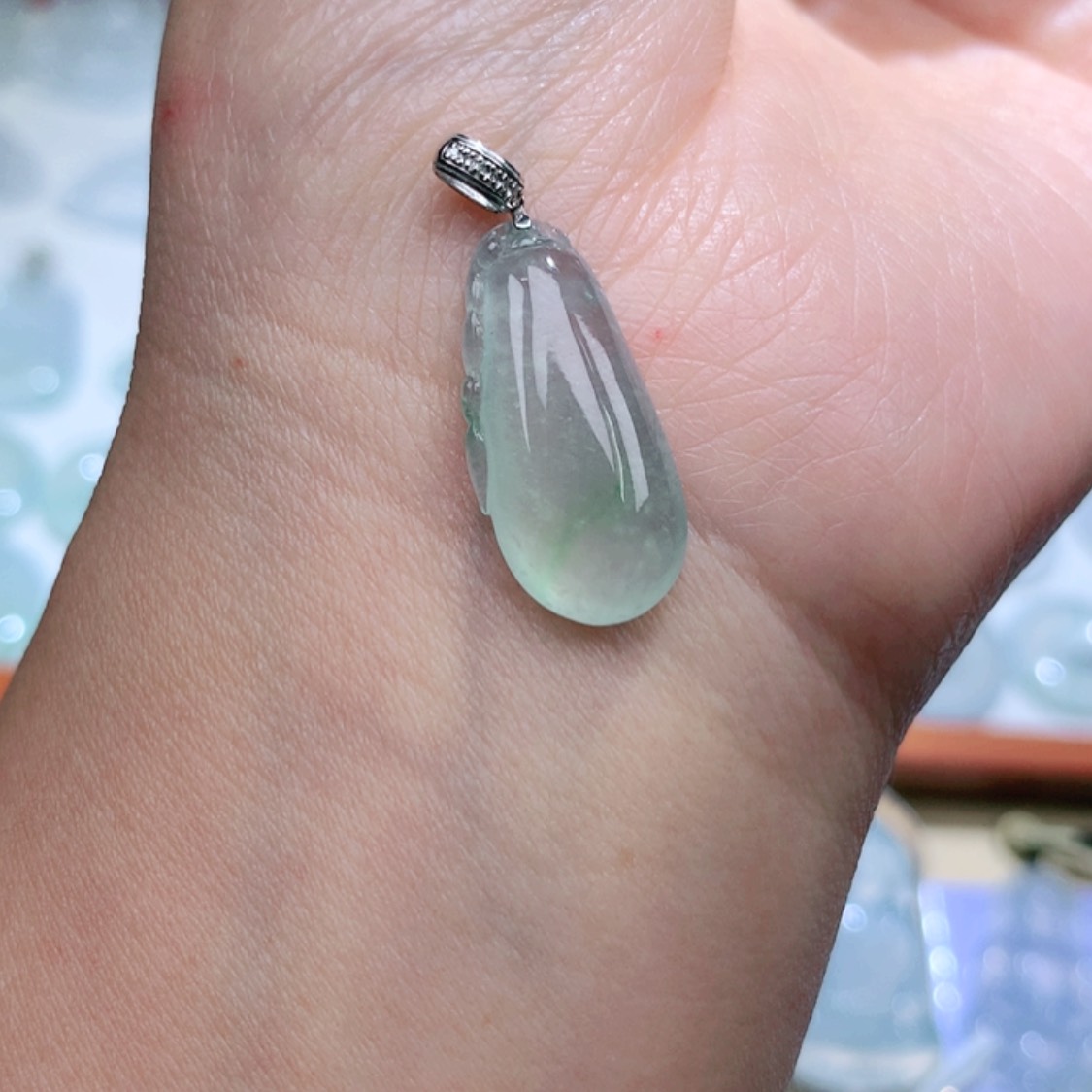 【闪购商品】翡翠颈饰18K金镶嵌福瓜