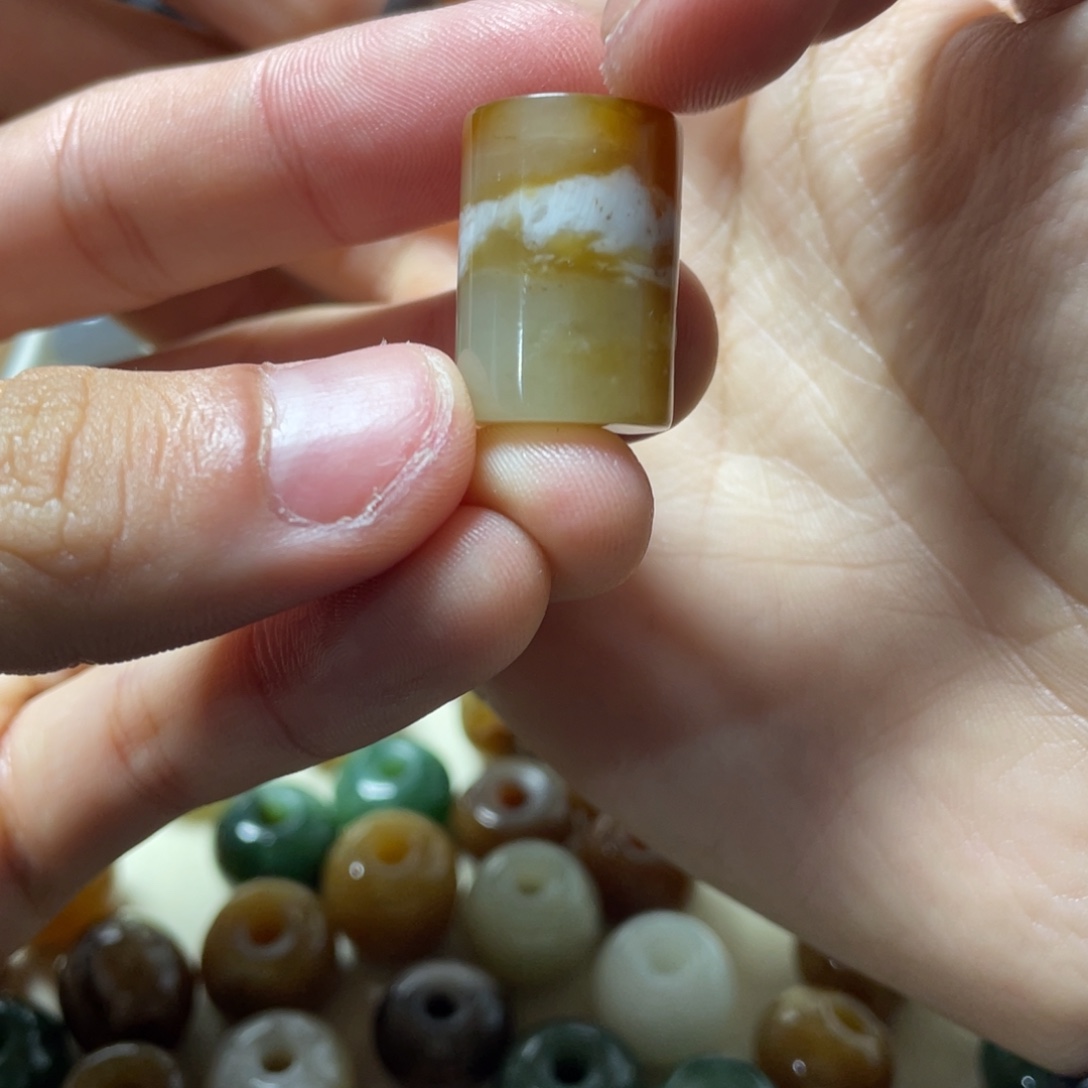 米***丽和田玉未镶嵌挂件