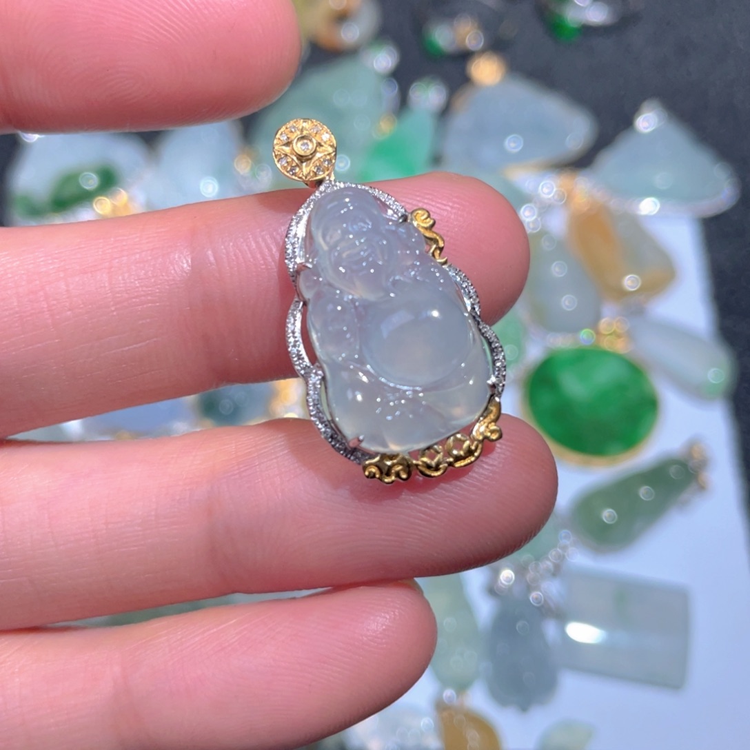 翡翠颈饰18K金镶嵌翡翠