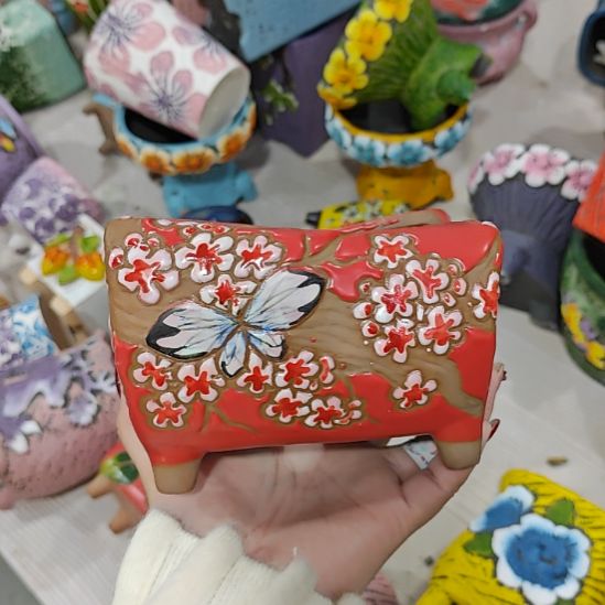 当场拍满15元发货不凑不发，花盆盆口不方不圆有针孔黑点是正常的，