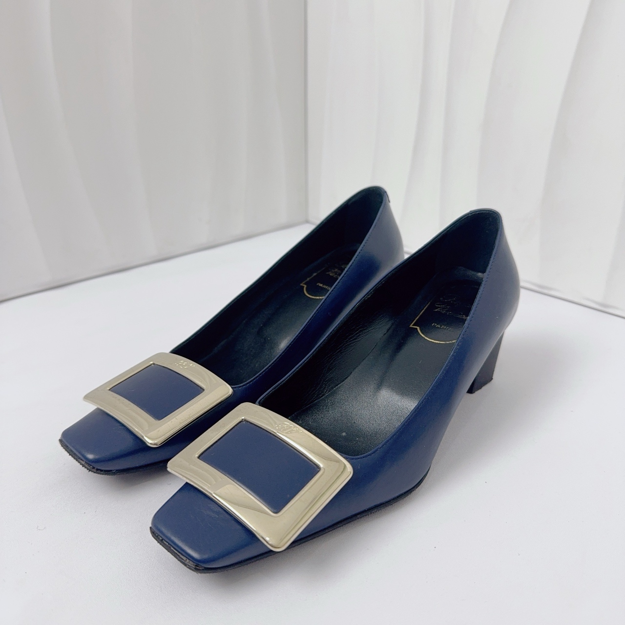 95新 Roger Vivier/罗杰·维威耶 34码/Belle Vivier金扣高跟鞋