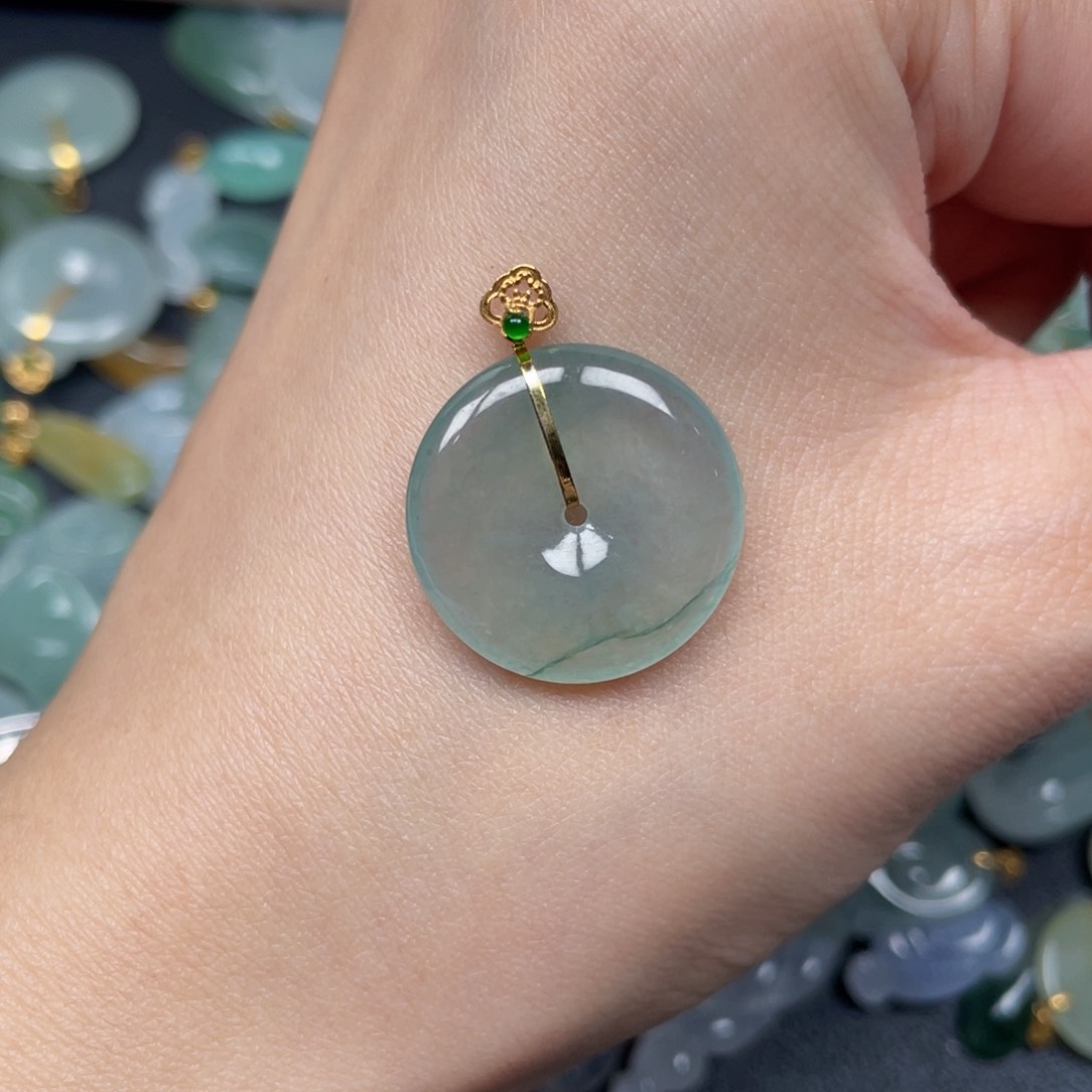 翡翠颈饰18K金镶嵌翡翠