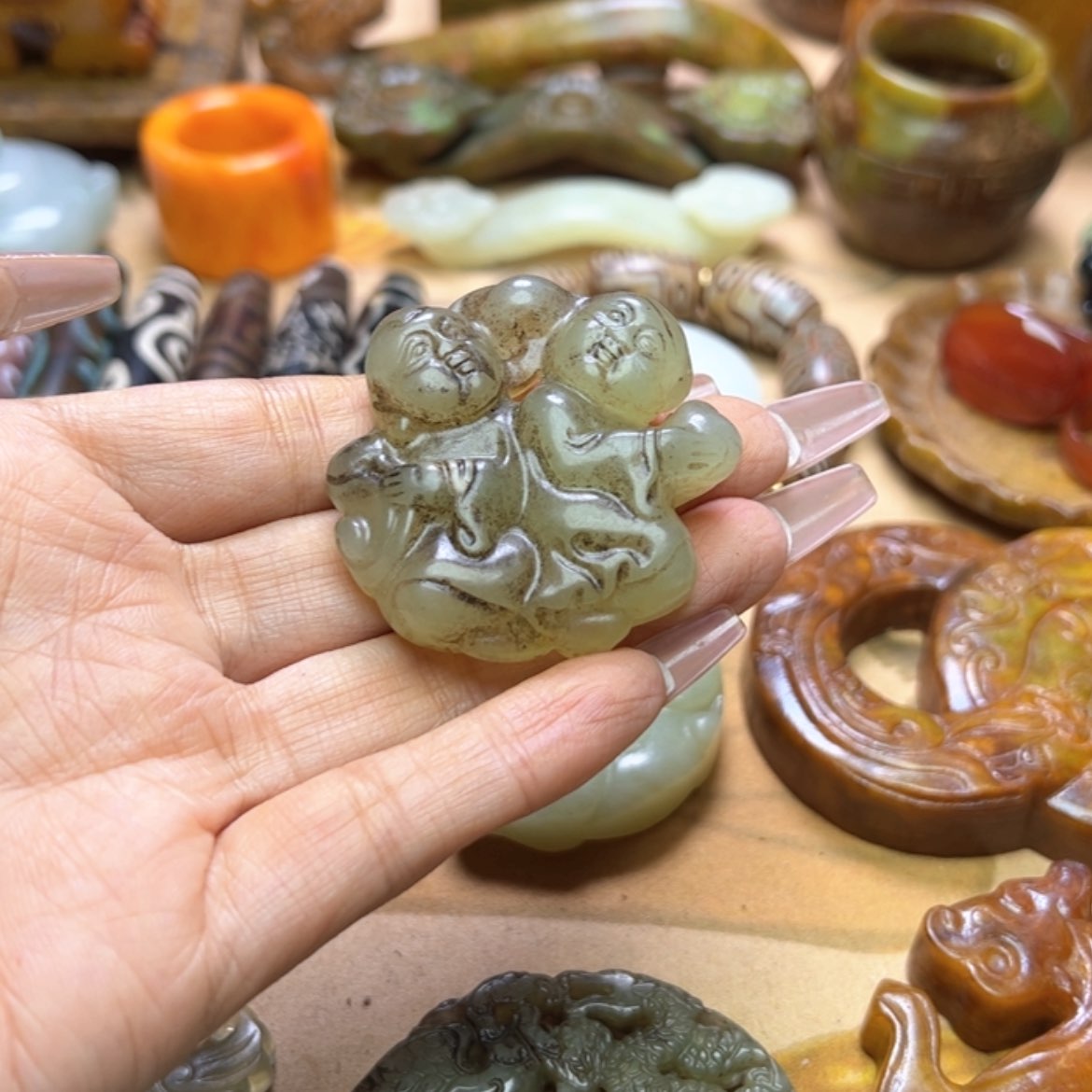 【闪购商品】蛇纹石玉颈饰未镶嵌