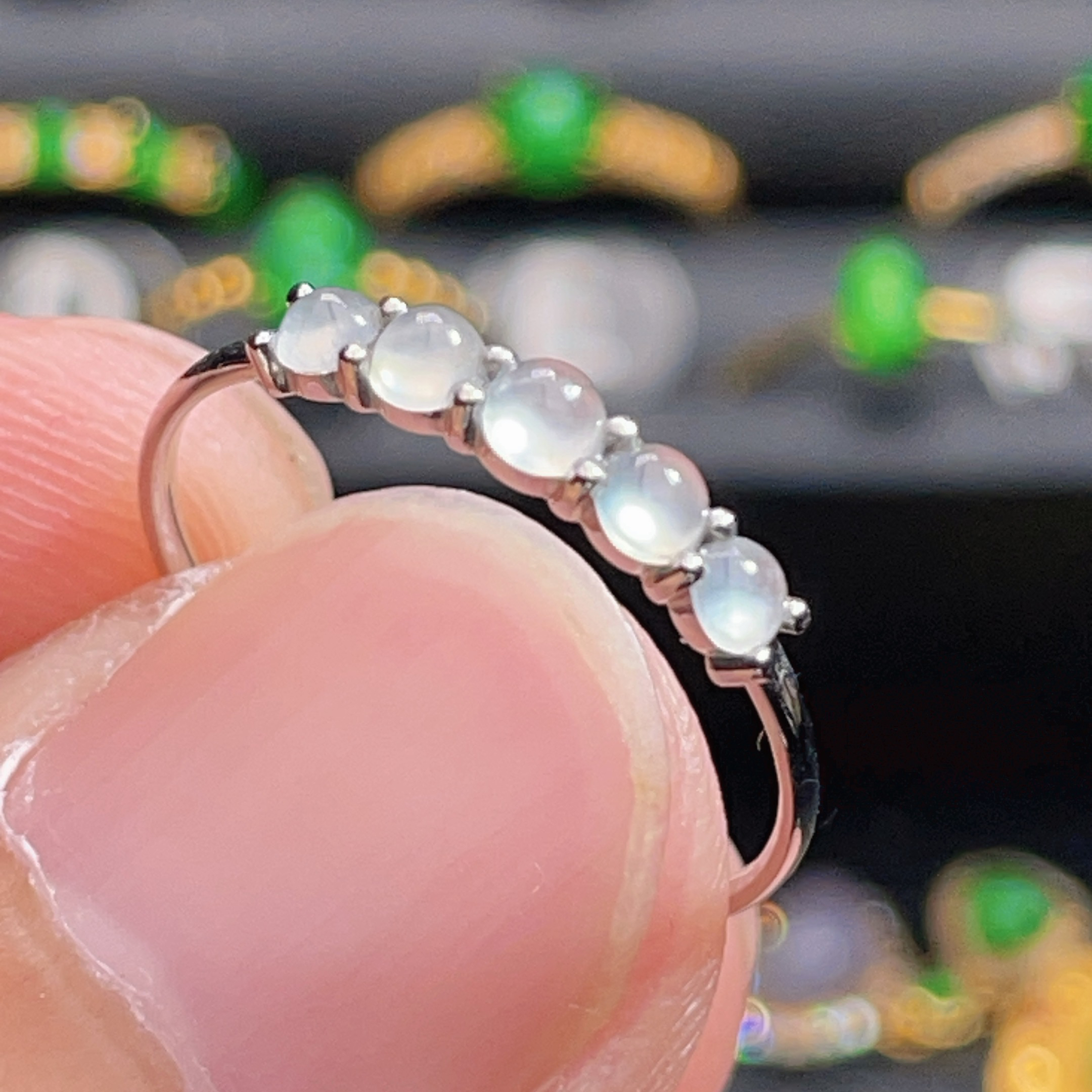 18K金天然翡翠A货-1080蛋面排戒高冰戒指K白镶嵌珠宝玉石精致