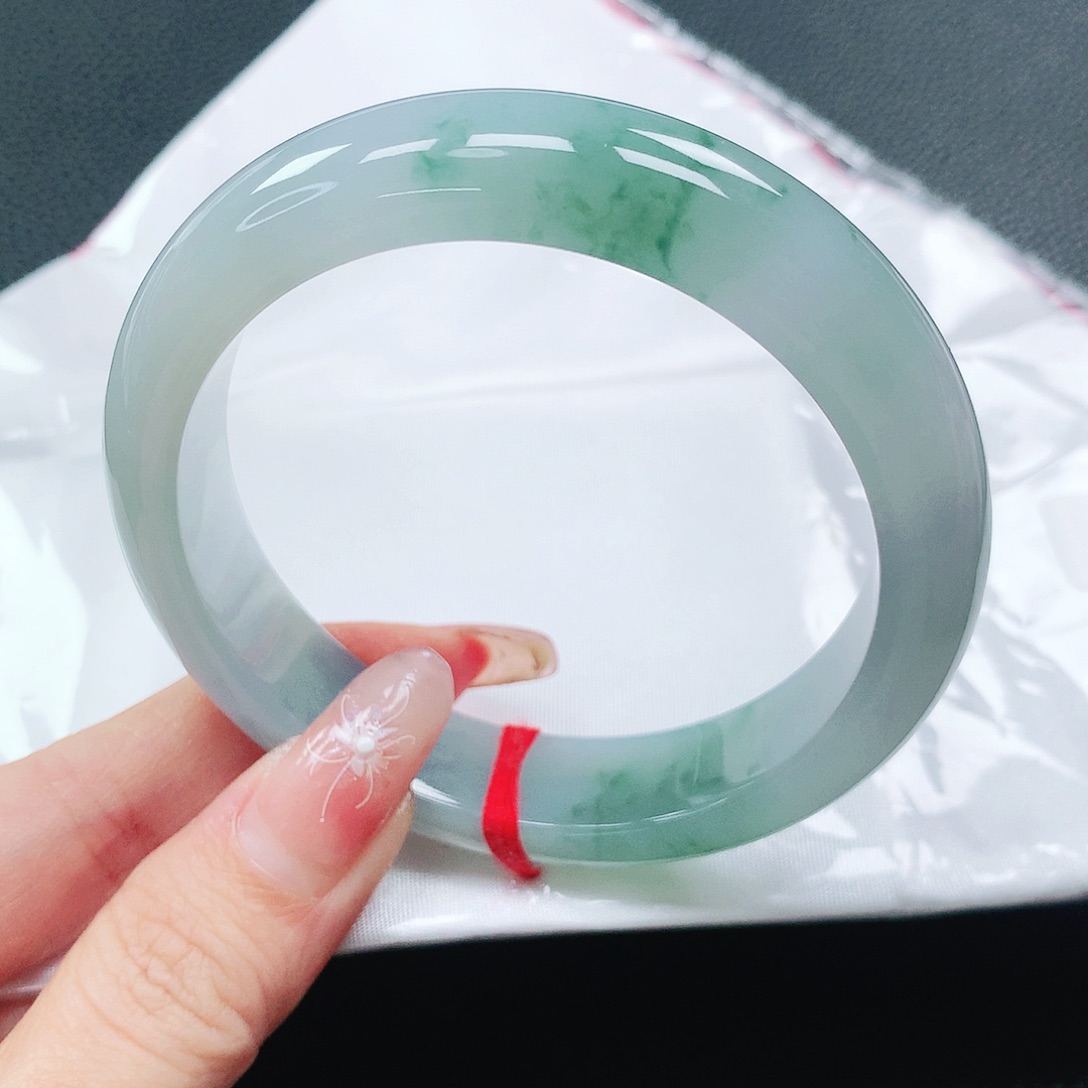 翡翠手镯未镶嵌58圈