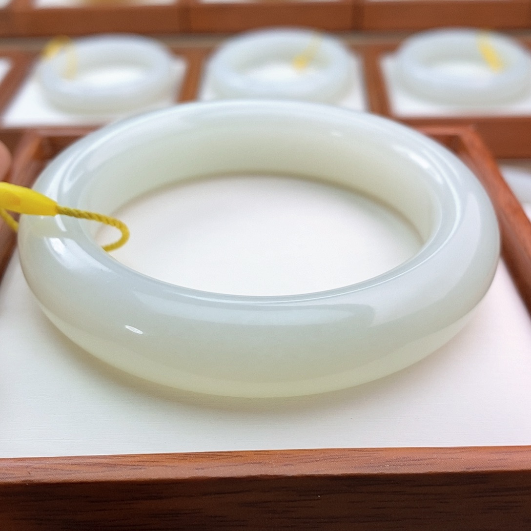 和田玉（白玉）手镯未镶嵌