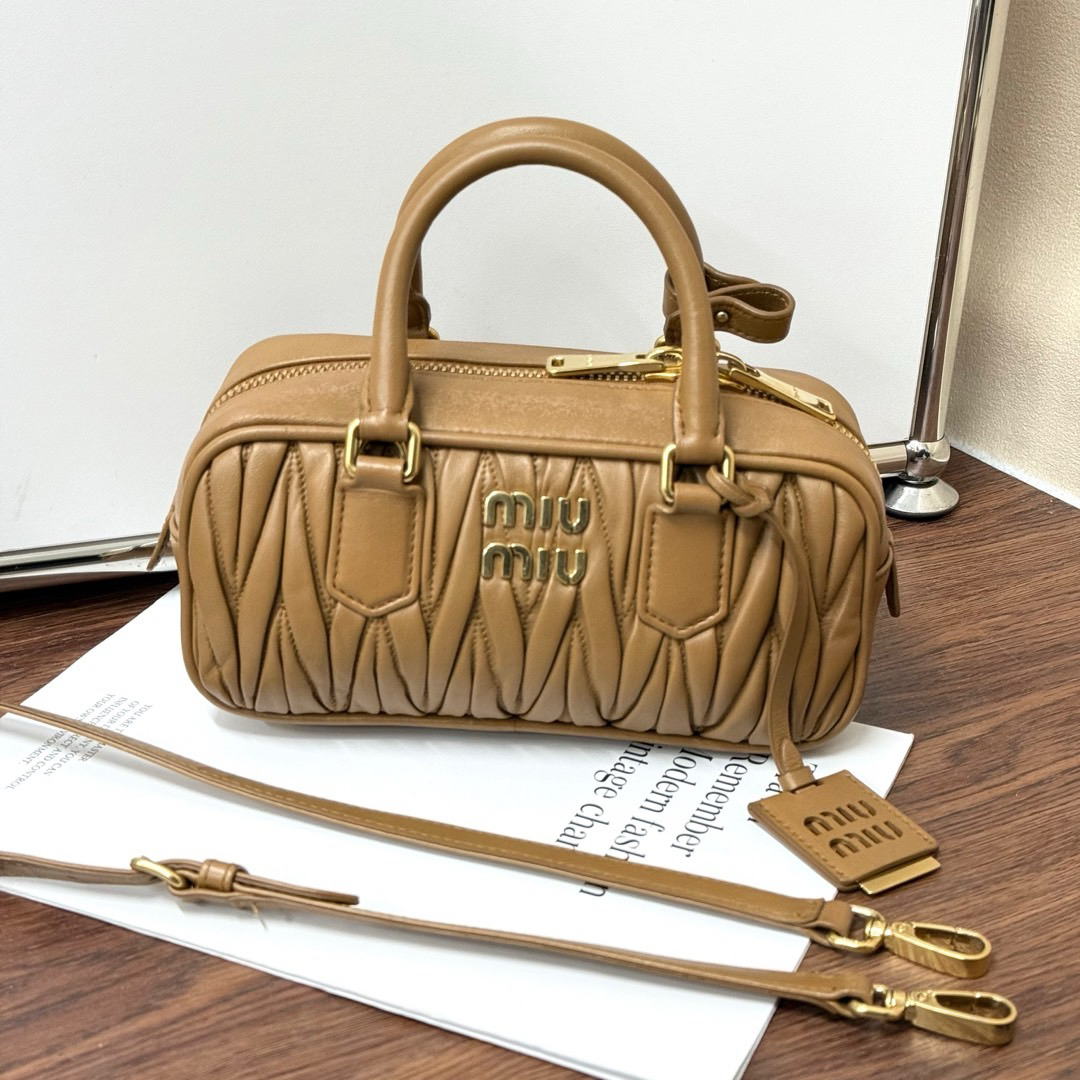 95新 MIU MIU/缪缪 焦糖色 褶皱羊皮 褶皱保龄球小号/631776610