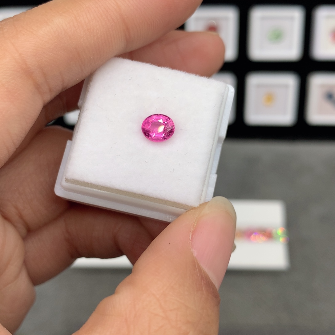 猴***了碧玺裸石未镶嵌0.68克拉