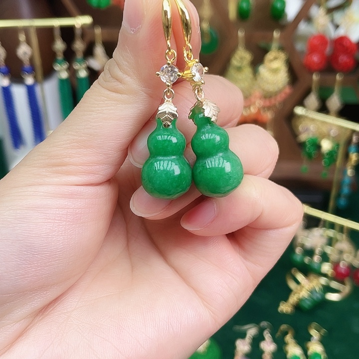 石英质玉耳钉合金