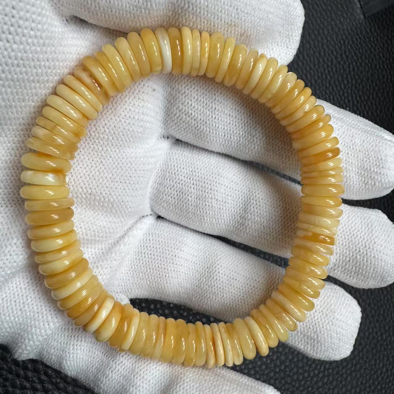 尺寸9.5mm左右蜜蜡药片单圈一条《小鱼文玩》952号