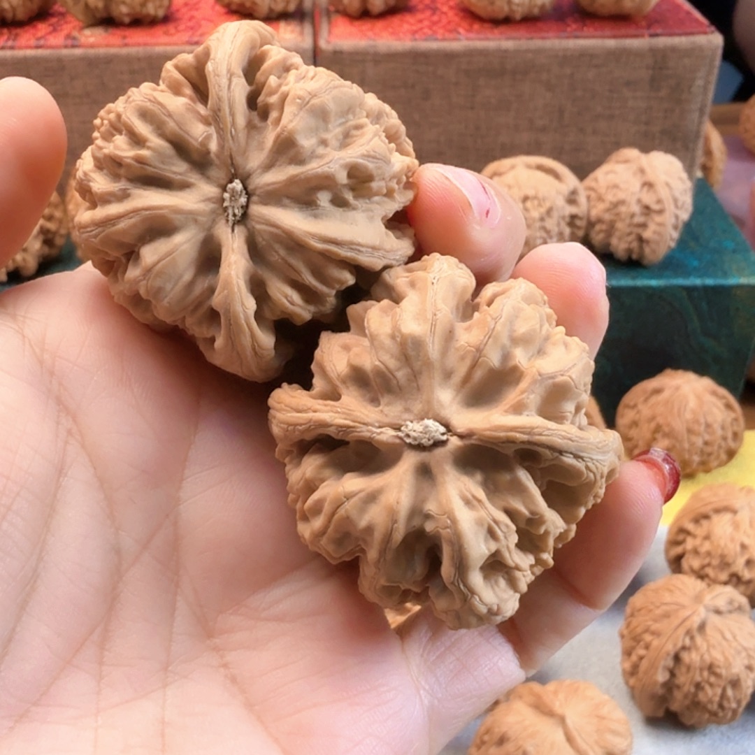 大***家文玩核桃吊坠闪购