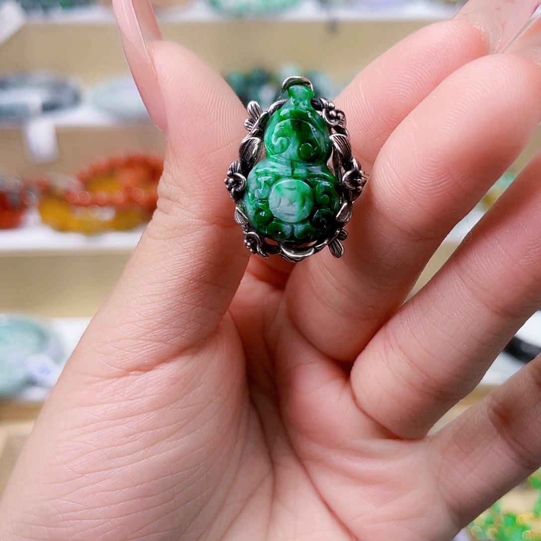 ****.翡翠未镶嵌手链戒指