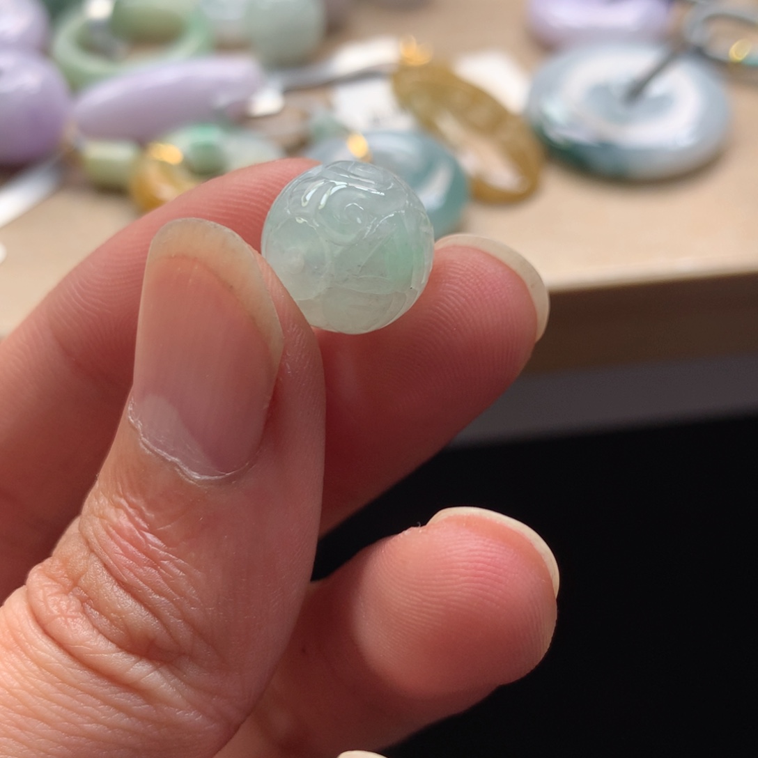 颈饰未镶嵌翡翠吊坠