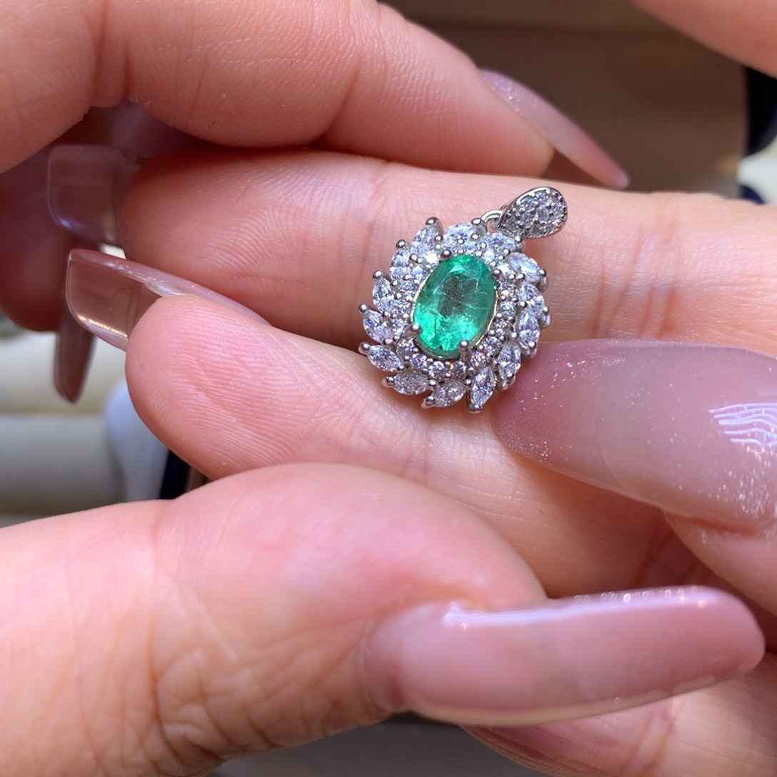 颈饰银S925镶嵌祖母绿