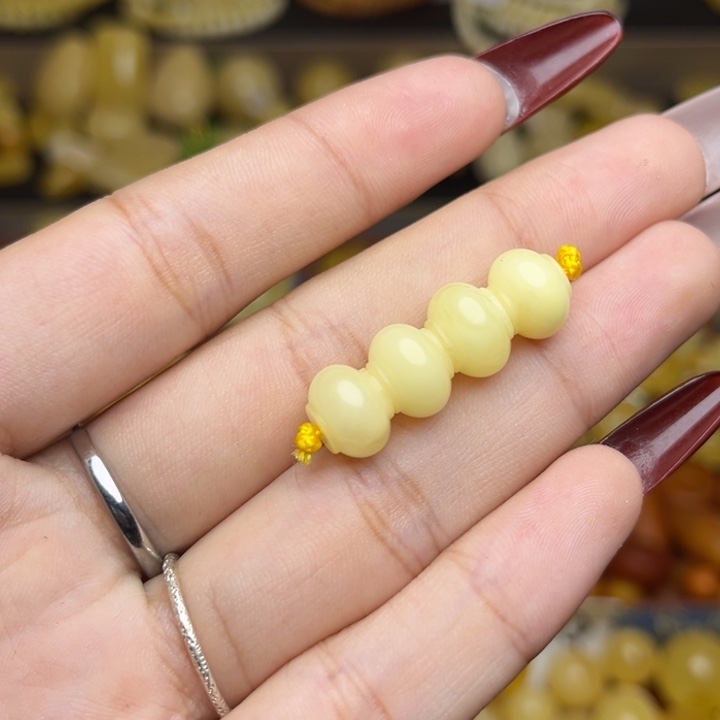 蜜蜡未镶嵌珠宝奇石满蜡白妖花灯笼珠一组