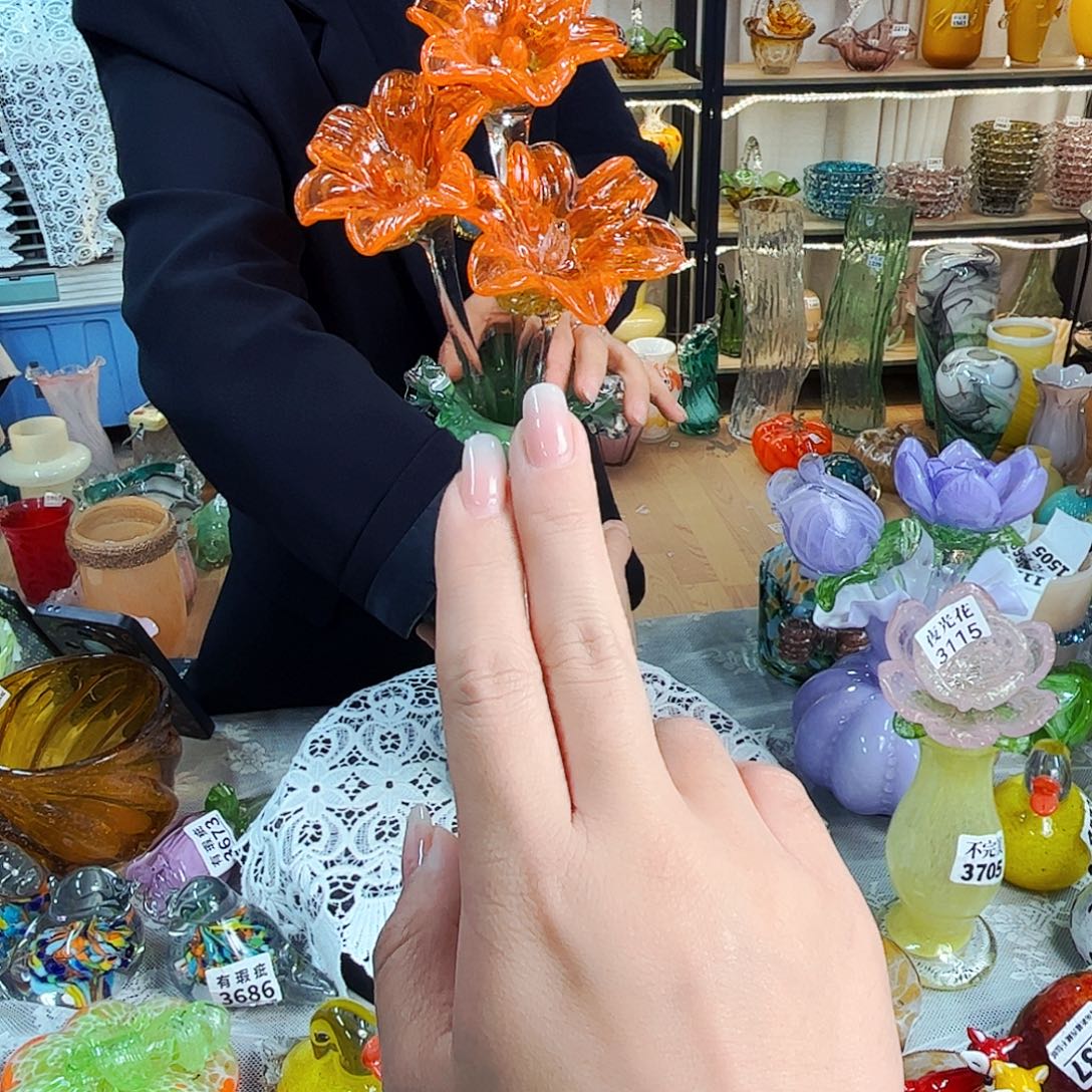 3朵百合家悦美居琉璃摆件