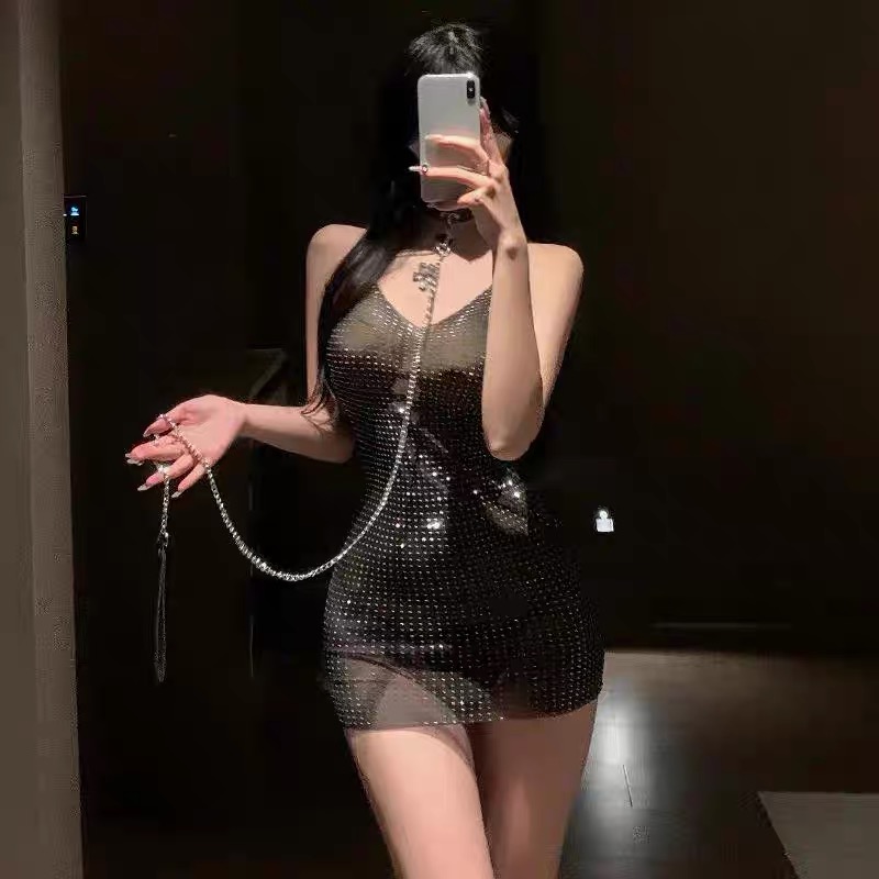 性感欧美风辣妹烫钻V领低胸气质吊带裙紧身纯欲诱惑连衣裙