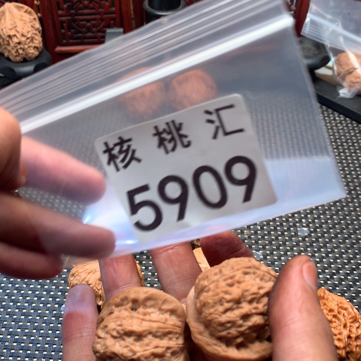 吊坠文玩核桃血麒麟