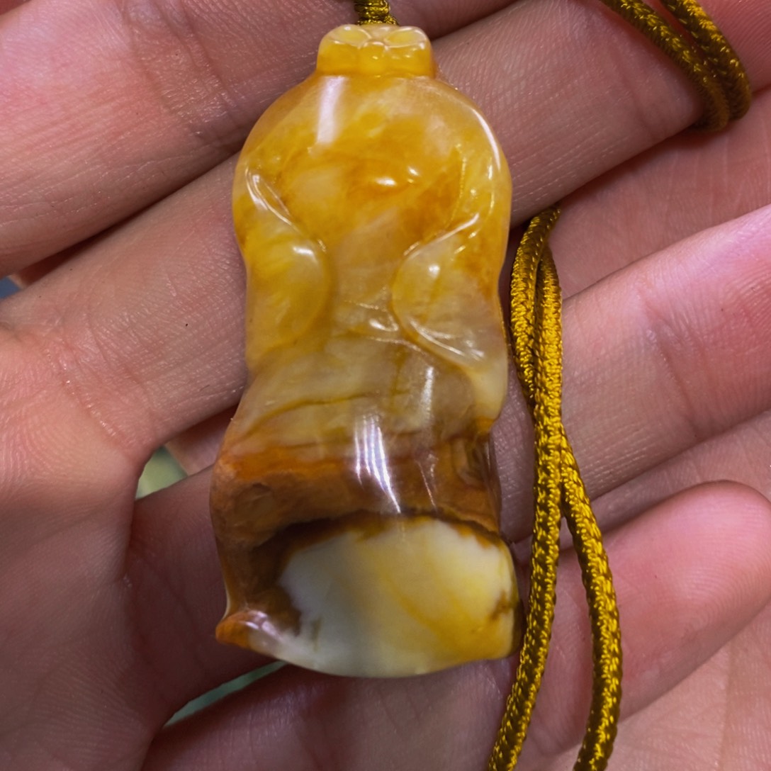 蛇纹石玉吊坠未镶嵌