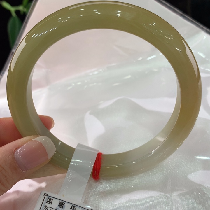 翡翠手镯未镶嵌61圈口0031