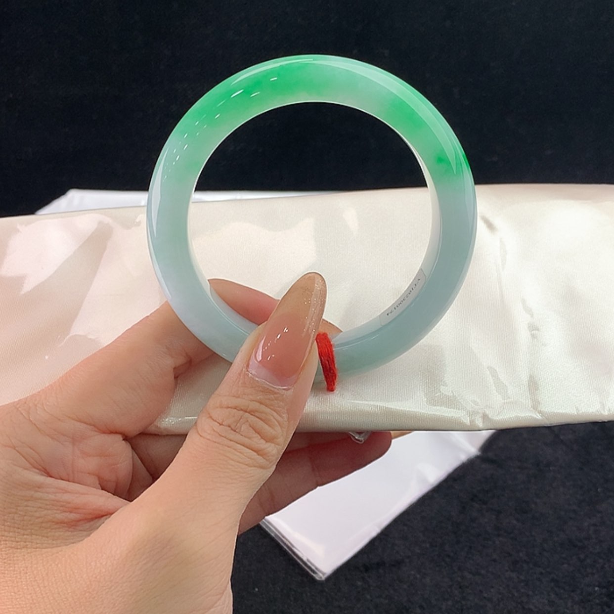 【闪购商品】未镶嵌手镯翡翠正56.6