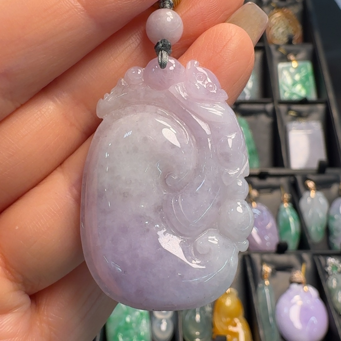 翡翠未镶嵌颈饰如意