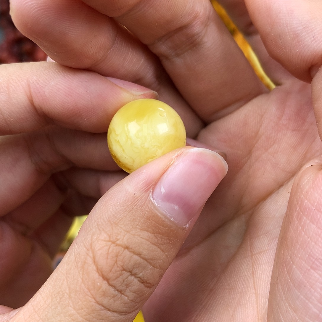 未镶嵌琥珀珠宝奇石