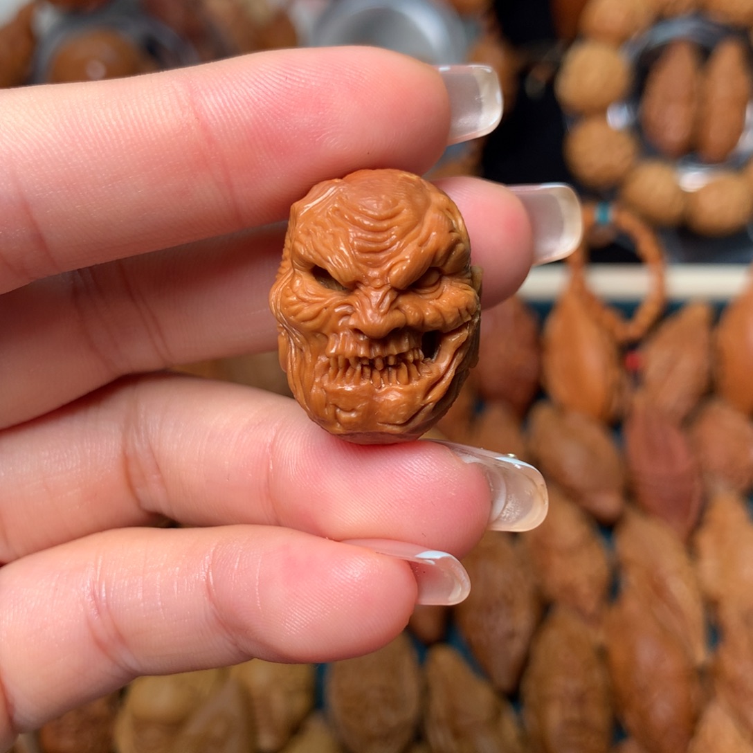 橄榄核把件一念恶僧