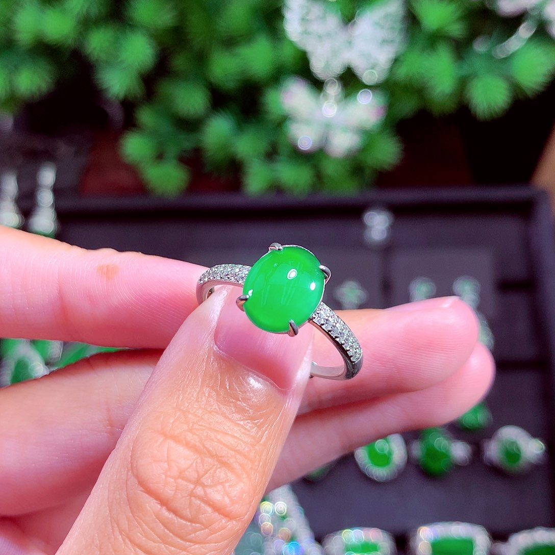 颈饰未镶嵌翡翠天然