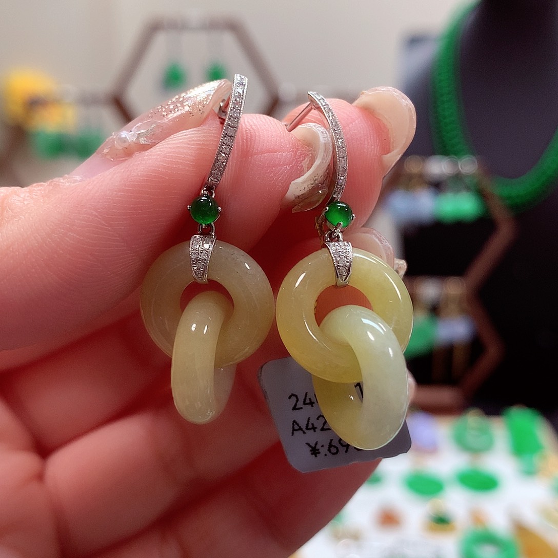 翡翠耳饰18K金镶嵌天然翡翠