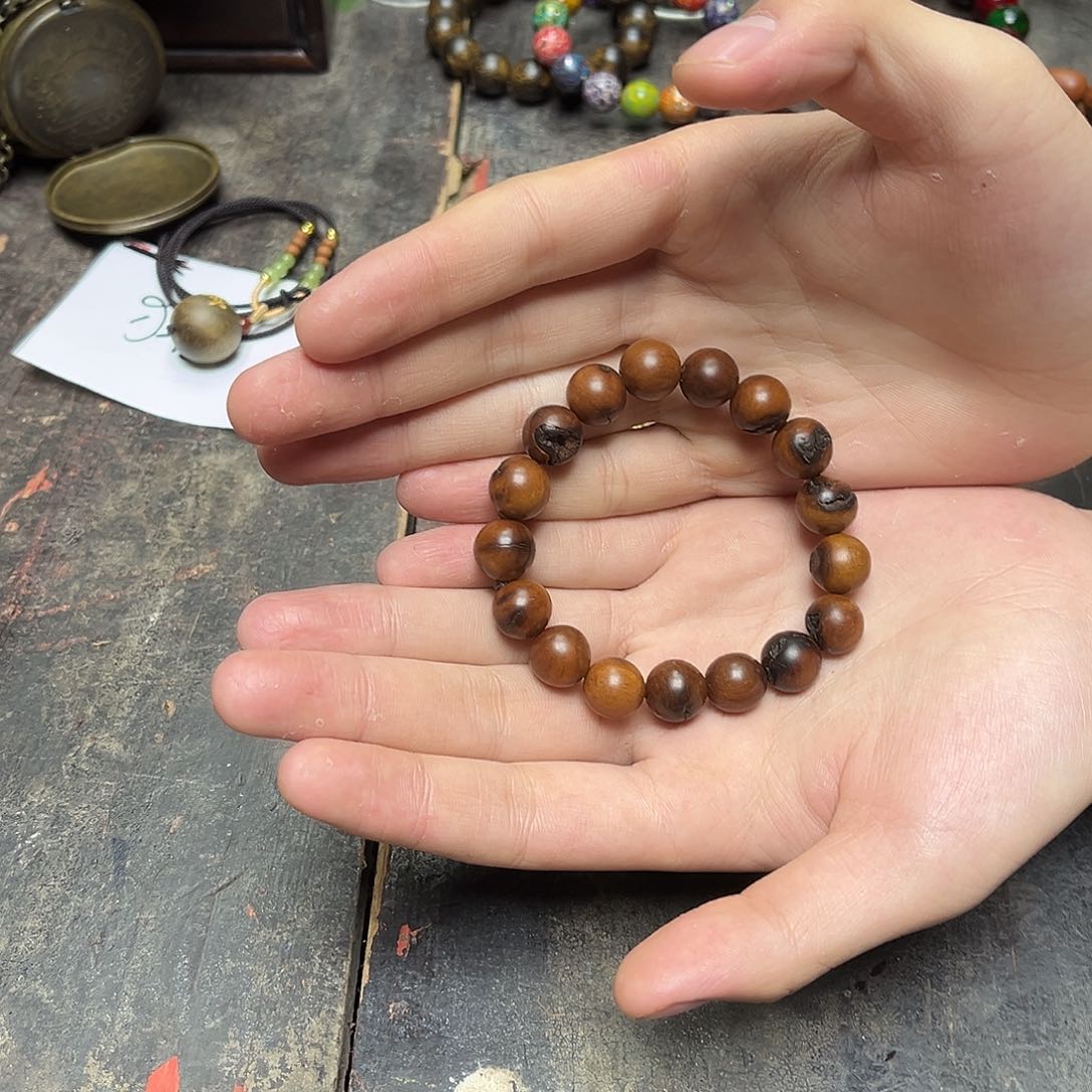 大叶紫檀（黑酸枝木类）