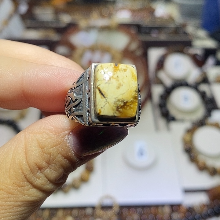 琥珀未镶嵌裸石干白花